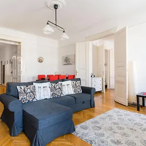 friendly-apartment-oktogon.inbudapesthotels.com/
