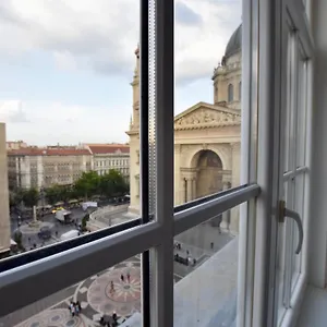 creative-apartment-incredible-amazing-bazilika-view.inbudapesthotels.com/